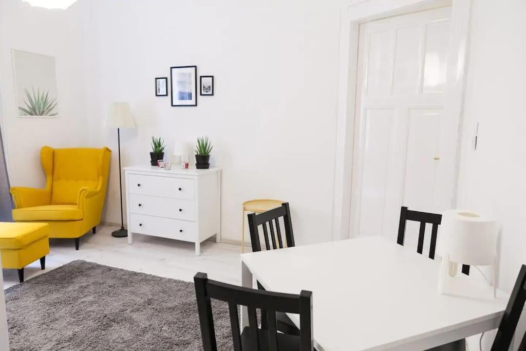Central 30M2 A/C Apartment, 3 Min From Ny Cafe Budapest Exterior foto